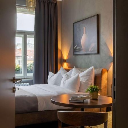 The Viaduct - Suites & More Praga Esterno foto