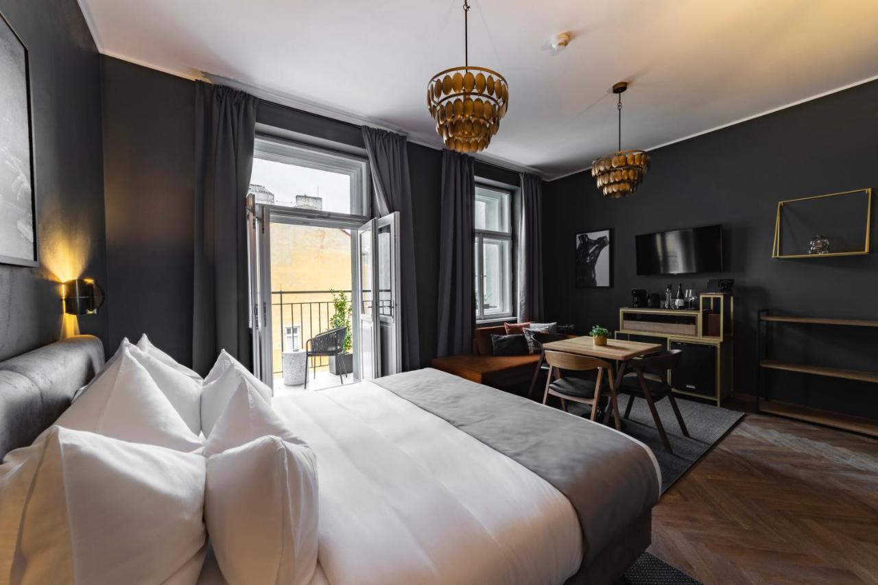 The Viaduct - Suites & More Praga Esterno foto
