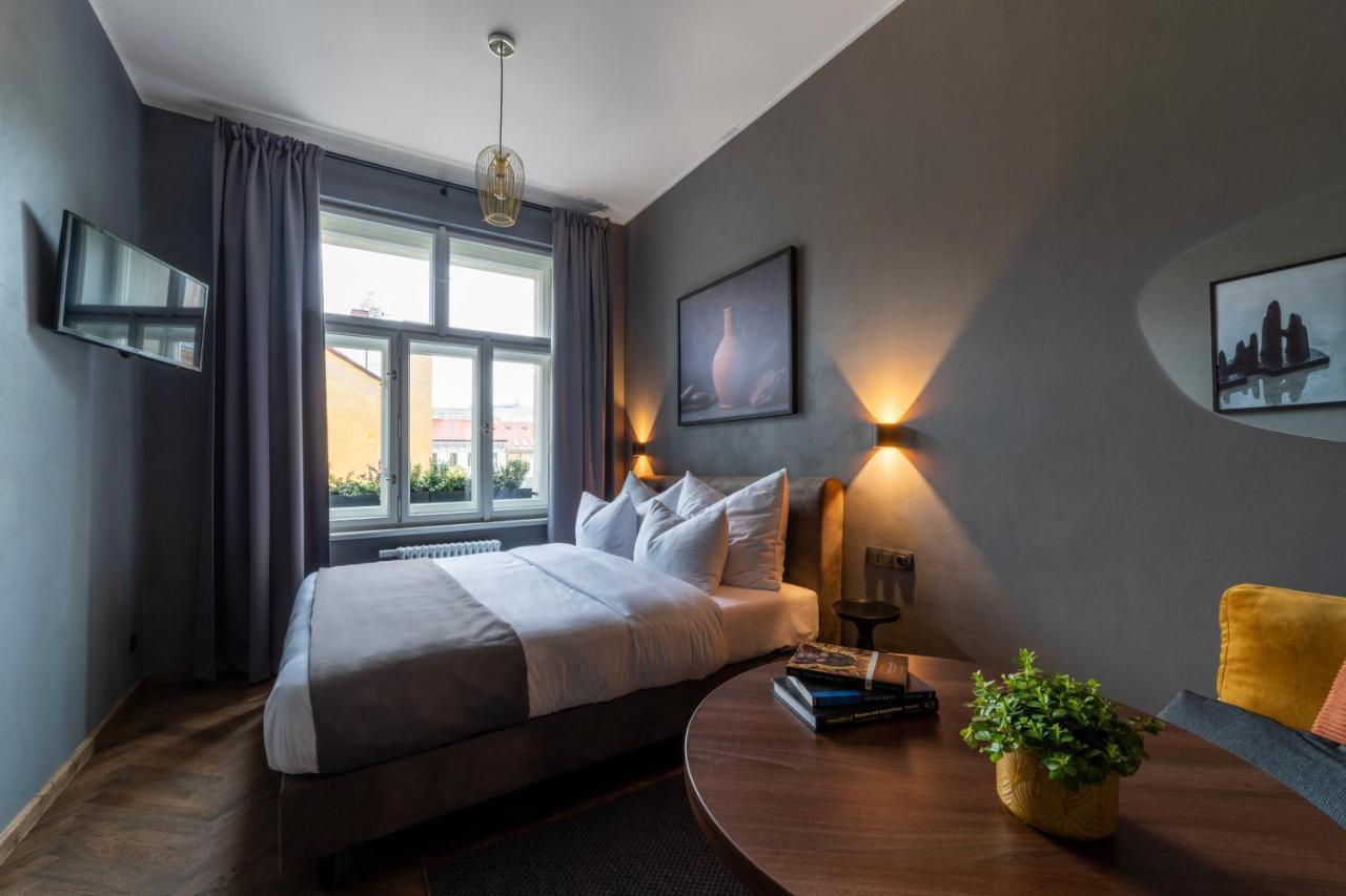The Viaduct - Suites & More Praga Esterno foto