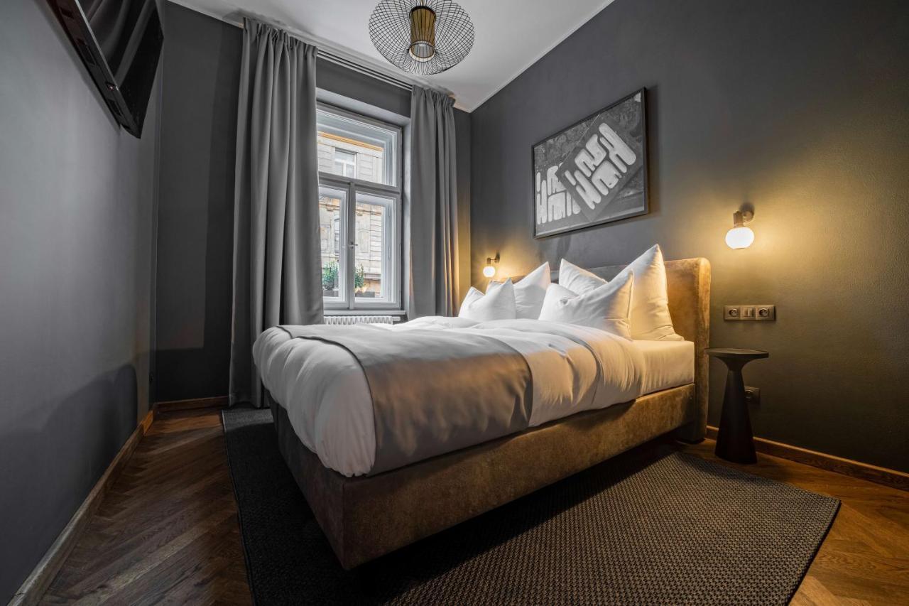 The Viaduct - Suites & More Praga Esterno foto