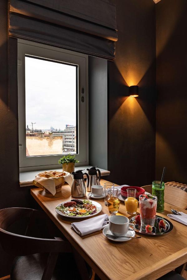 The Viaduct - Suites & More Praga Esterno foto