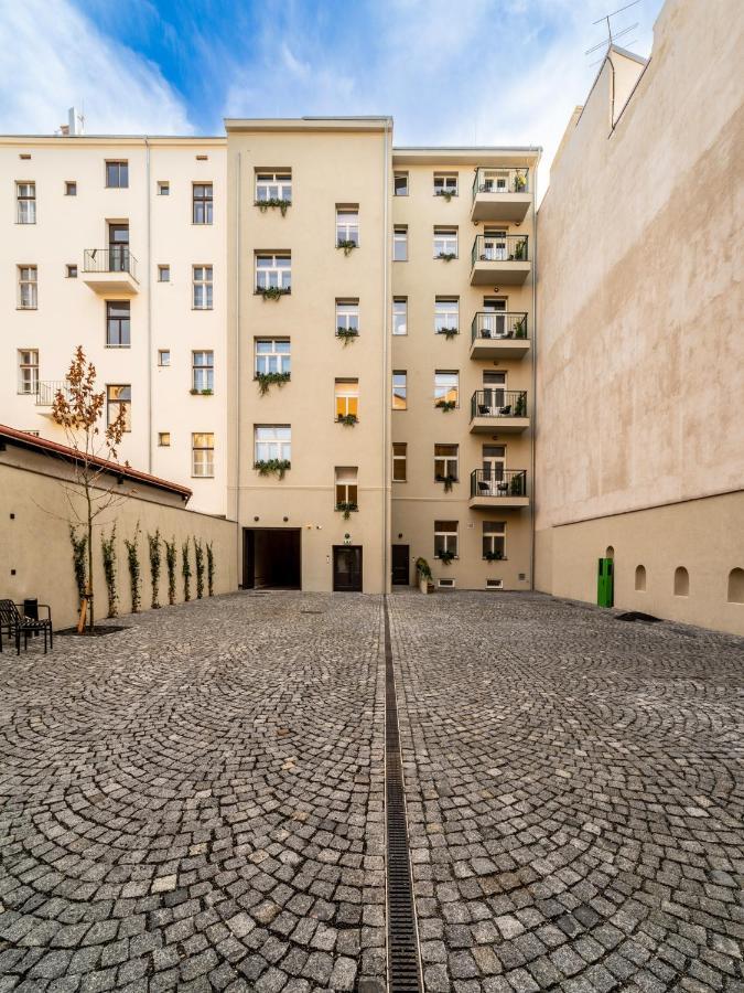 The Viaduct - Suites & More Praga Esterno foto