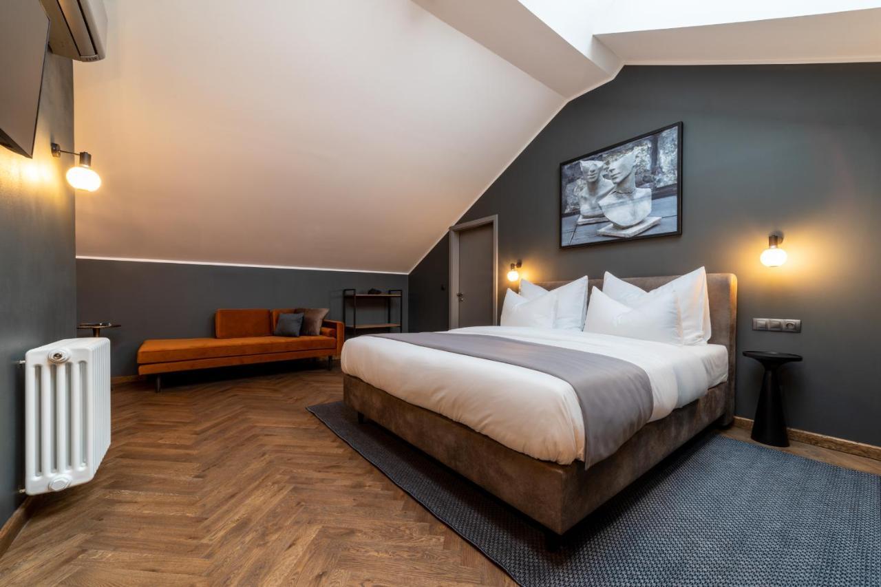 The Viaduct - Suites & More Praga Esterno foto