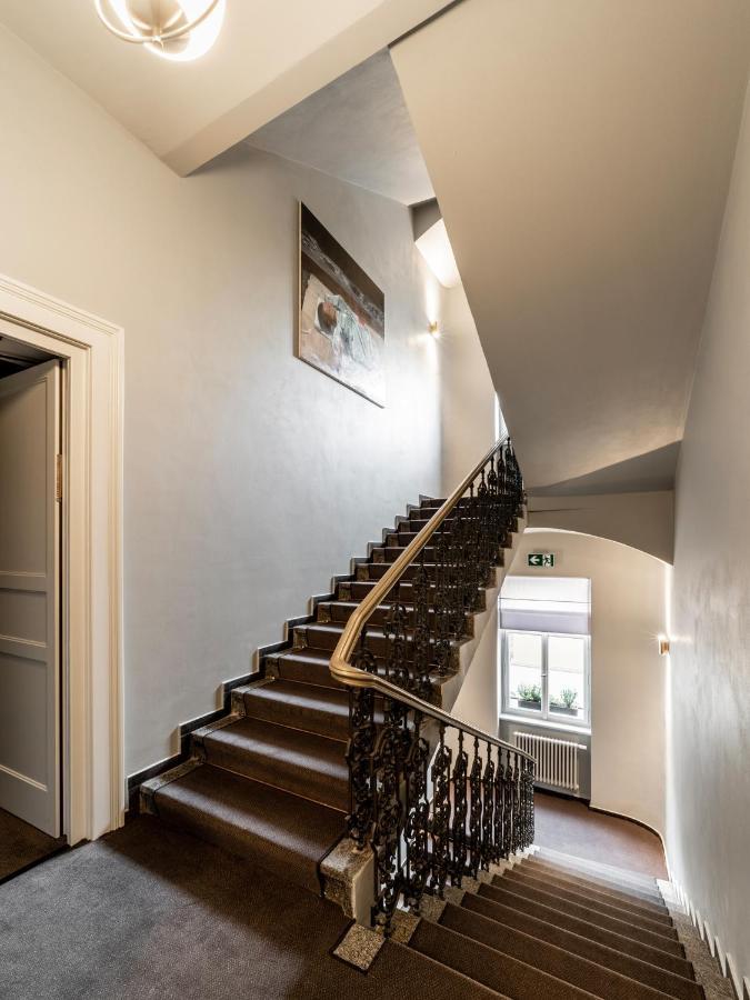 The Viaduct - Suites & More Praga Esterno foto