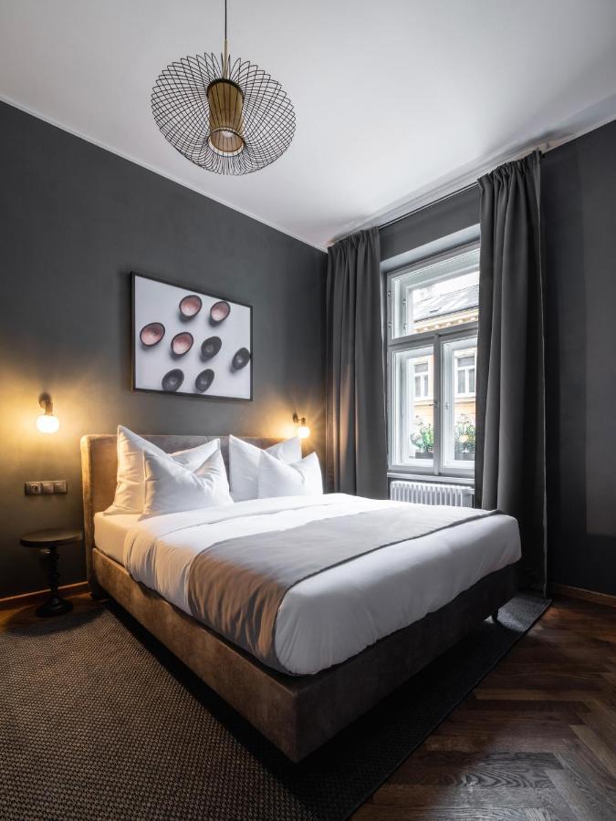 The Viaduct - Suites & More Praga Esterno foto