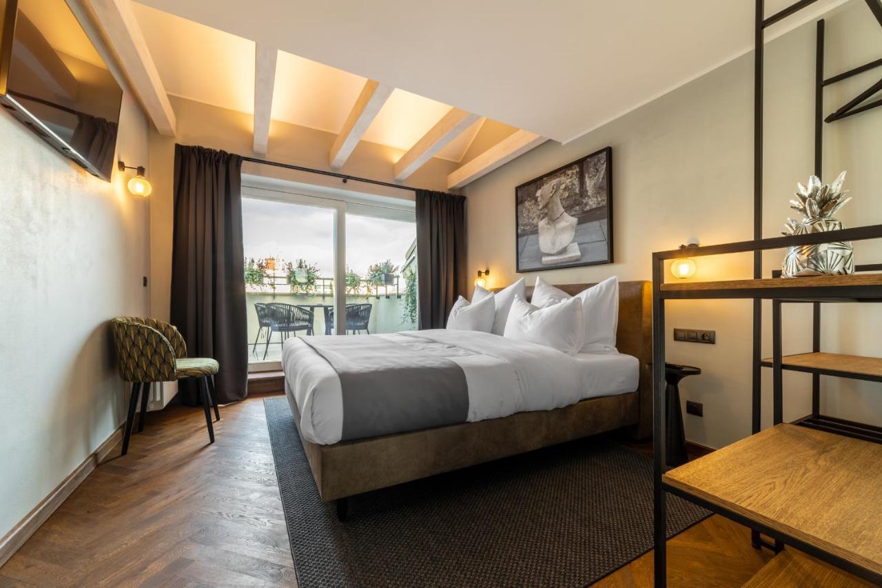 The Viaduct - Suites & More Praga Esterno foto