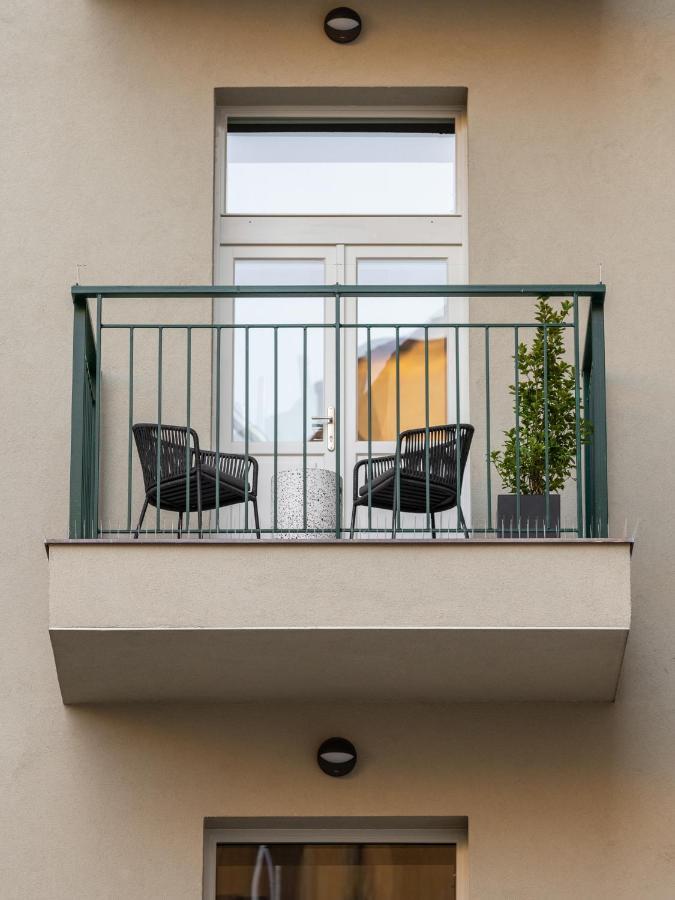 The Viaduct - Suites & More Praga Esterno foto