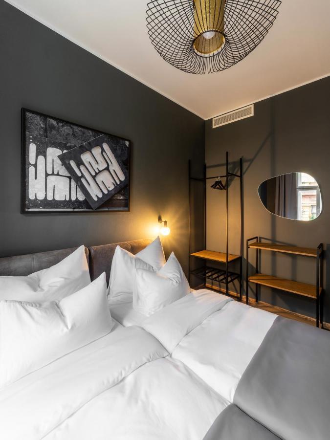 The Viaduct - Suites & More Praga Esterno foto