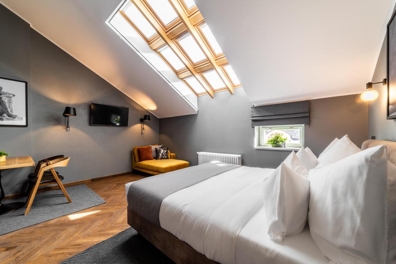 The Viaduct - Suites & More Praga Esterno foto