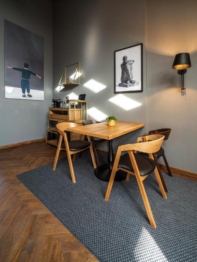 The Viaduct - Suites & More Praga Esterno foto