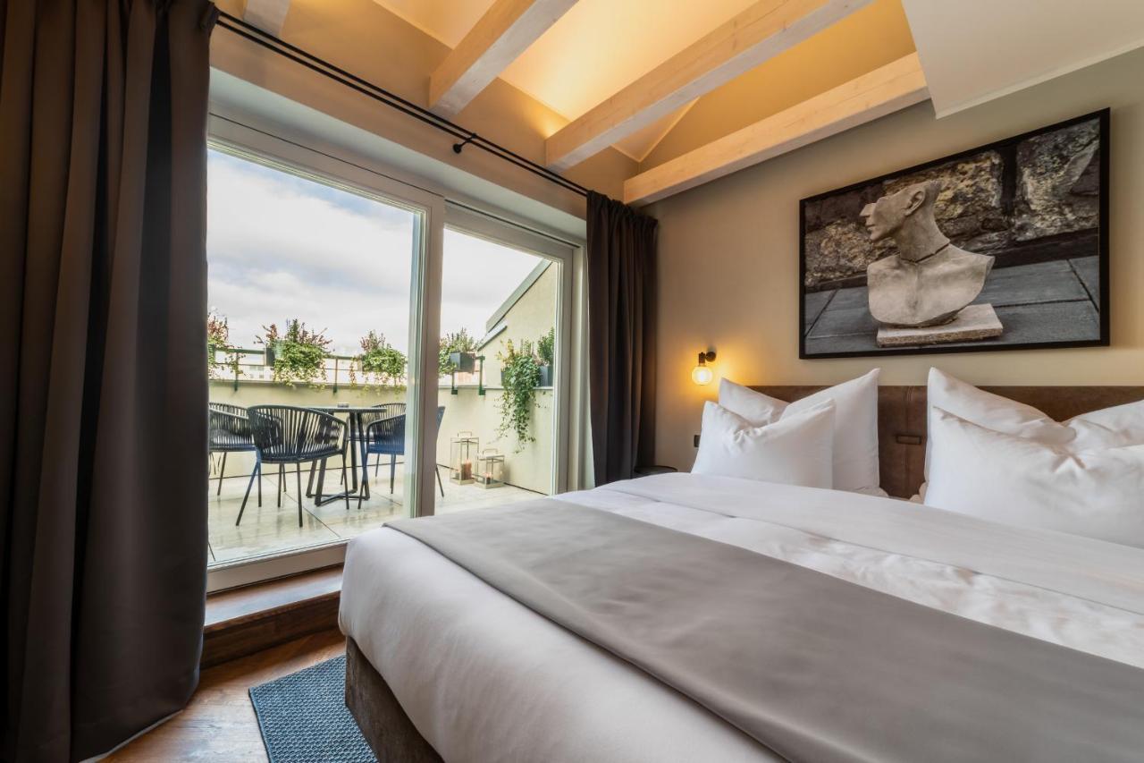 The Viaduct - Suites & More Praga Esterno foto