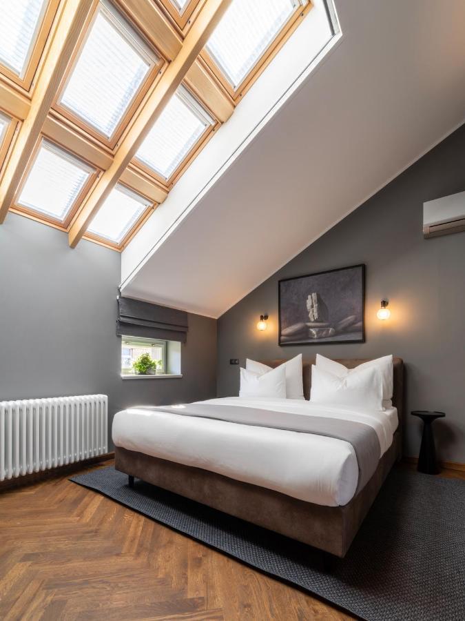The Viaduct - Suites & More Praga Esterno foto